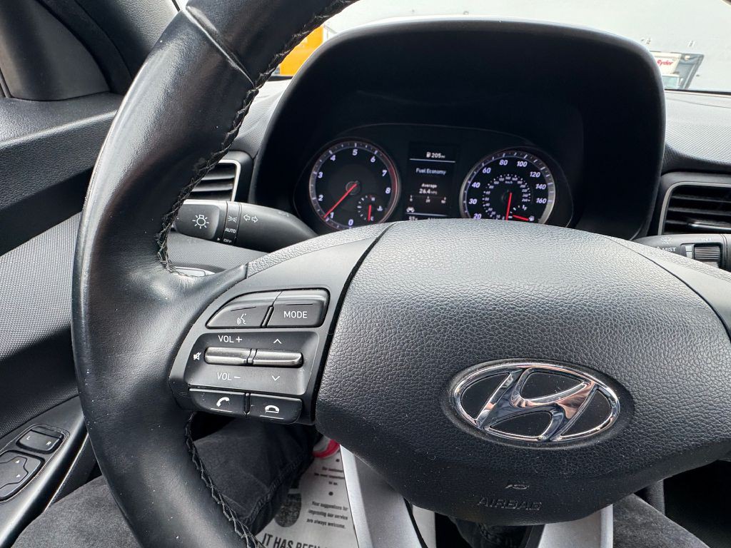 2019 Hyundai Veloster Image 24