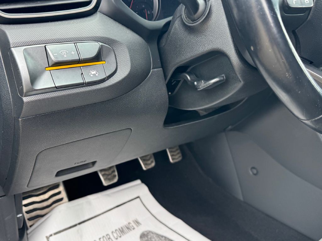 2019 Hyundai Veloster Image 27
