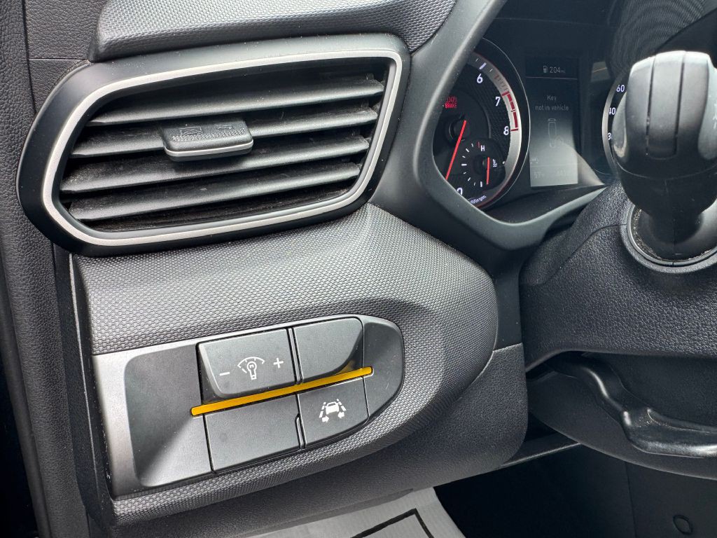 2019 Hyundai Veloster Image 31