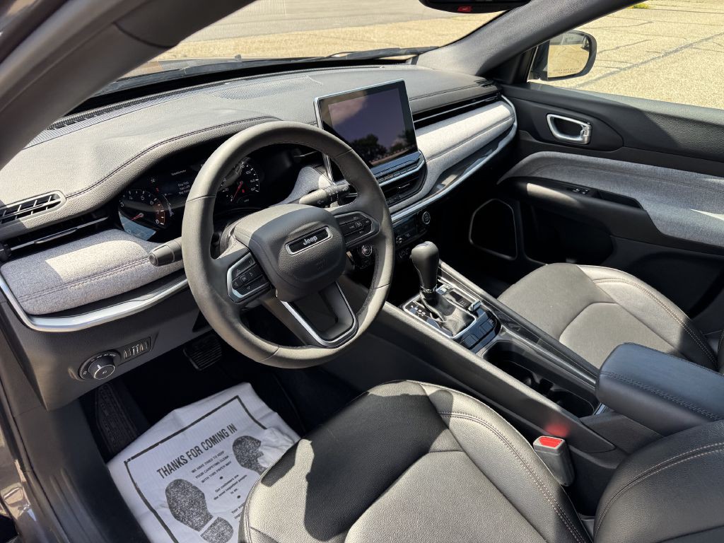 2024 Jeep Compass Image 30