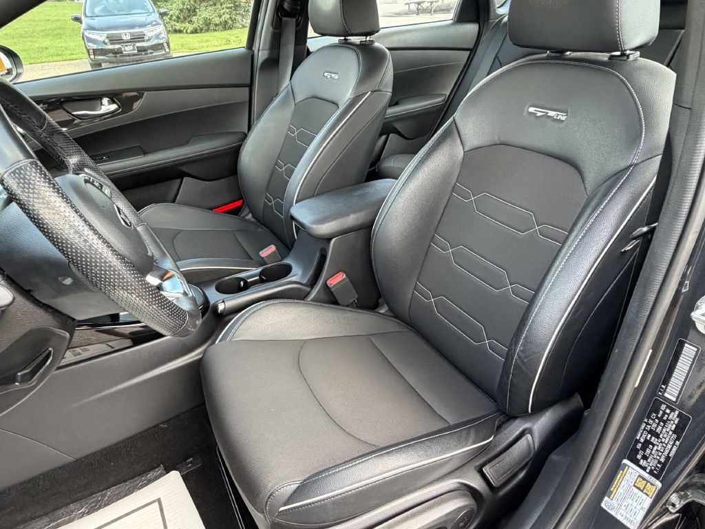 2021 Kia Forte Image 45