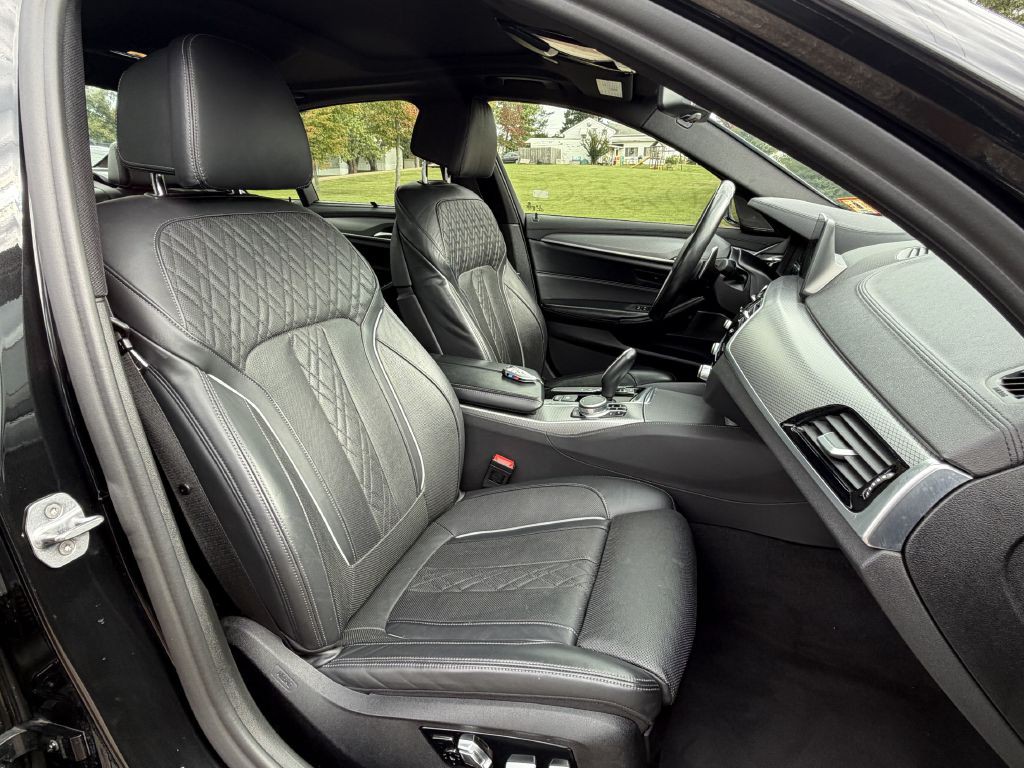 2019 BMW 5 Series Image 19