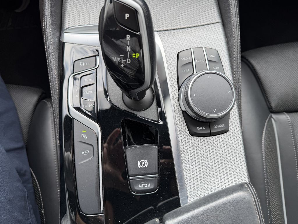 2019 BMW 5 Series Image 25