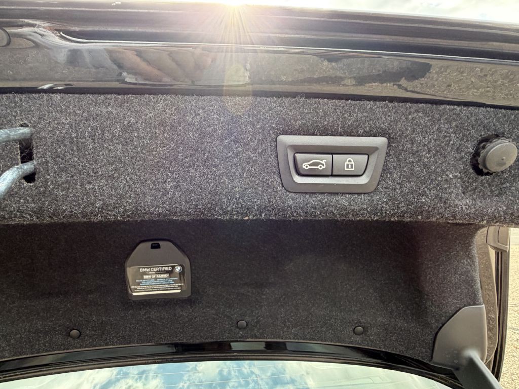 2019 BMW 5 Series Image 30