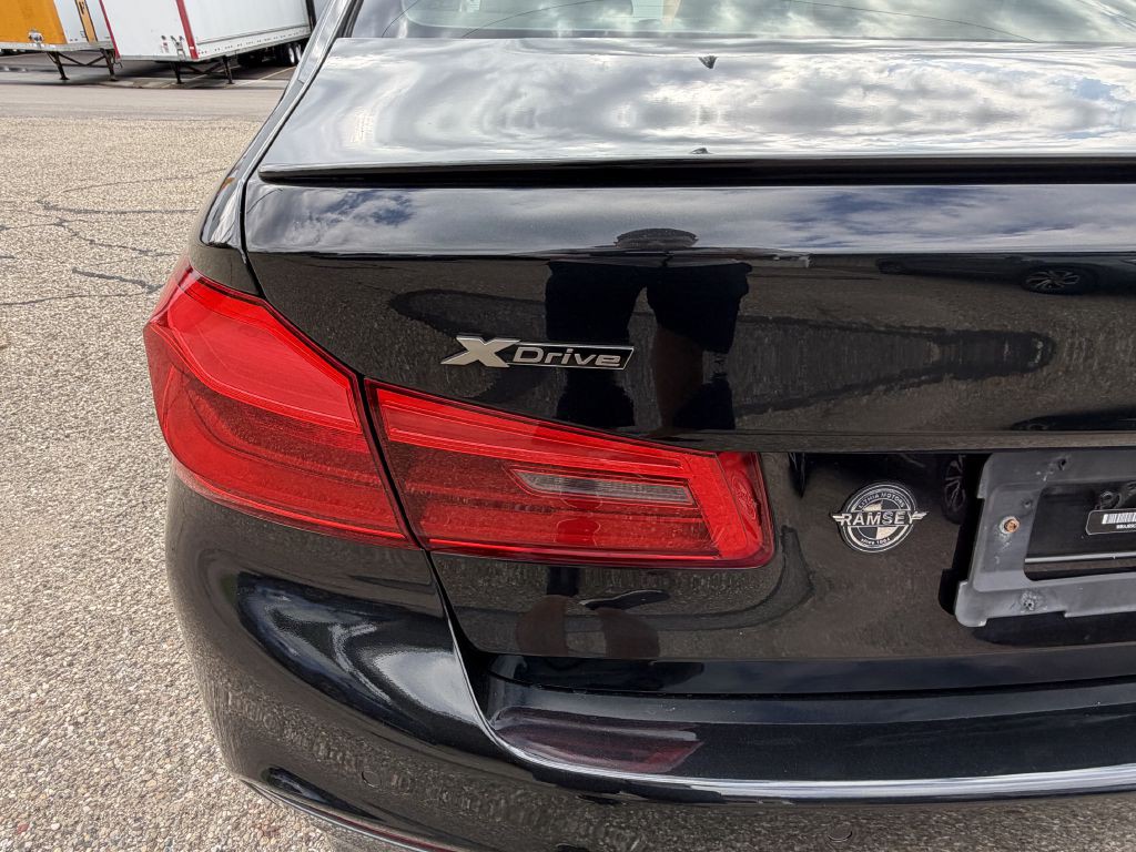 2019 BMW 5 Series Image 38