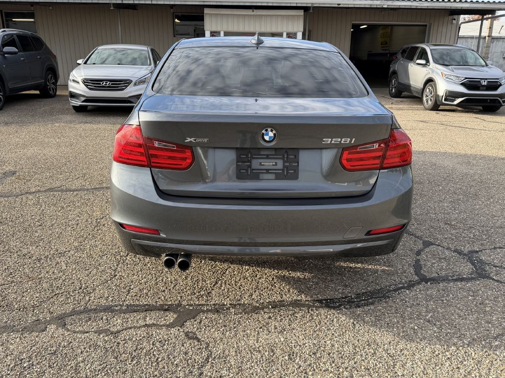 2014 BMW 3 Series Image 5