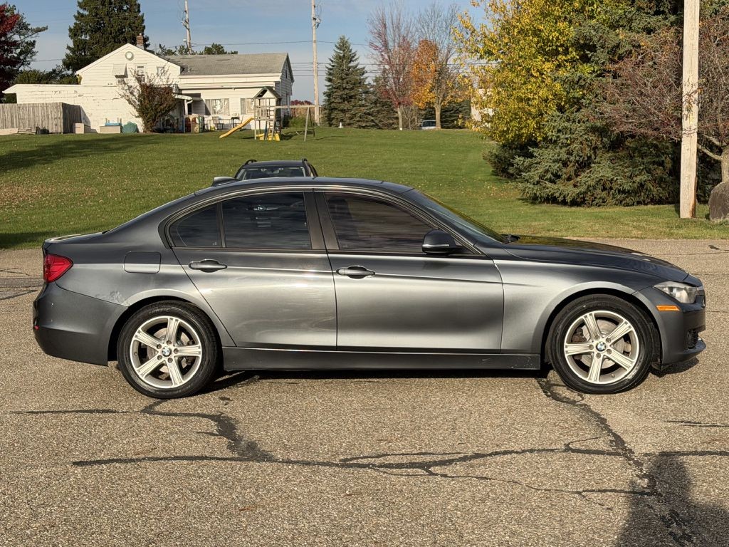 2014 BMW 3 Series Image 8