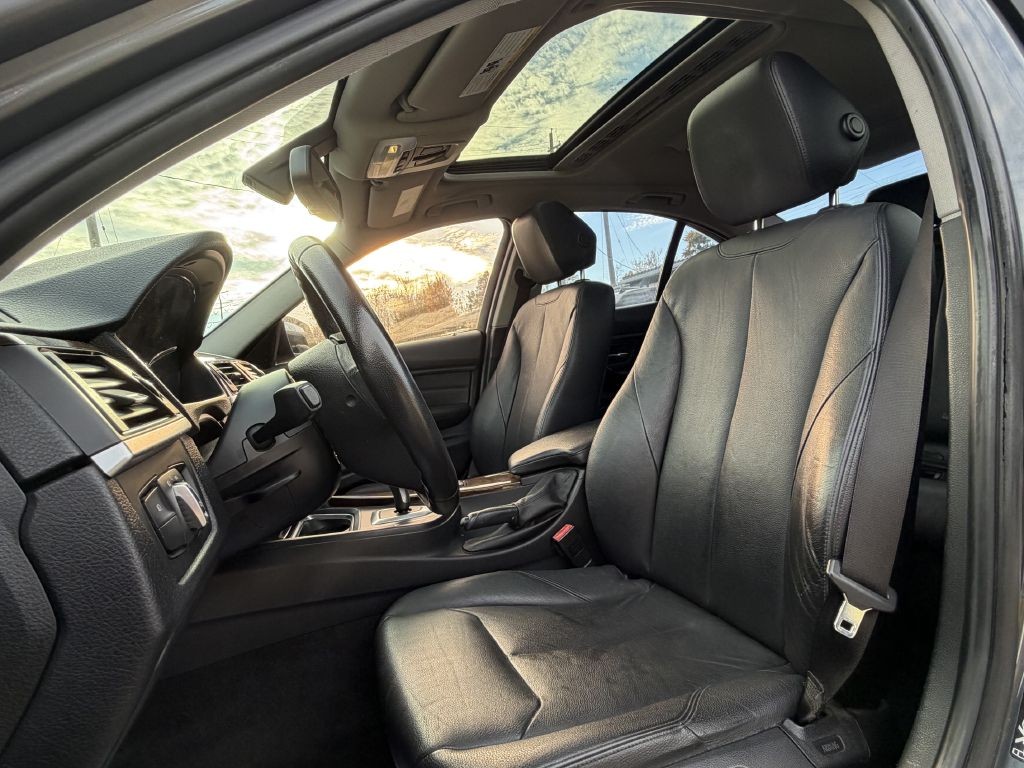 2014 BMW 3 Series Image 9