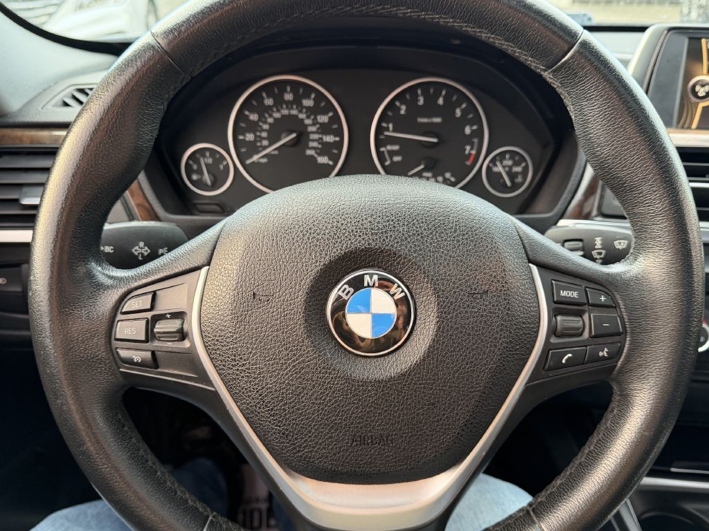 2014 BMW 3 Series Image 15