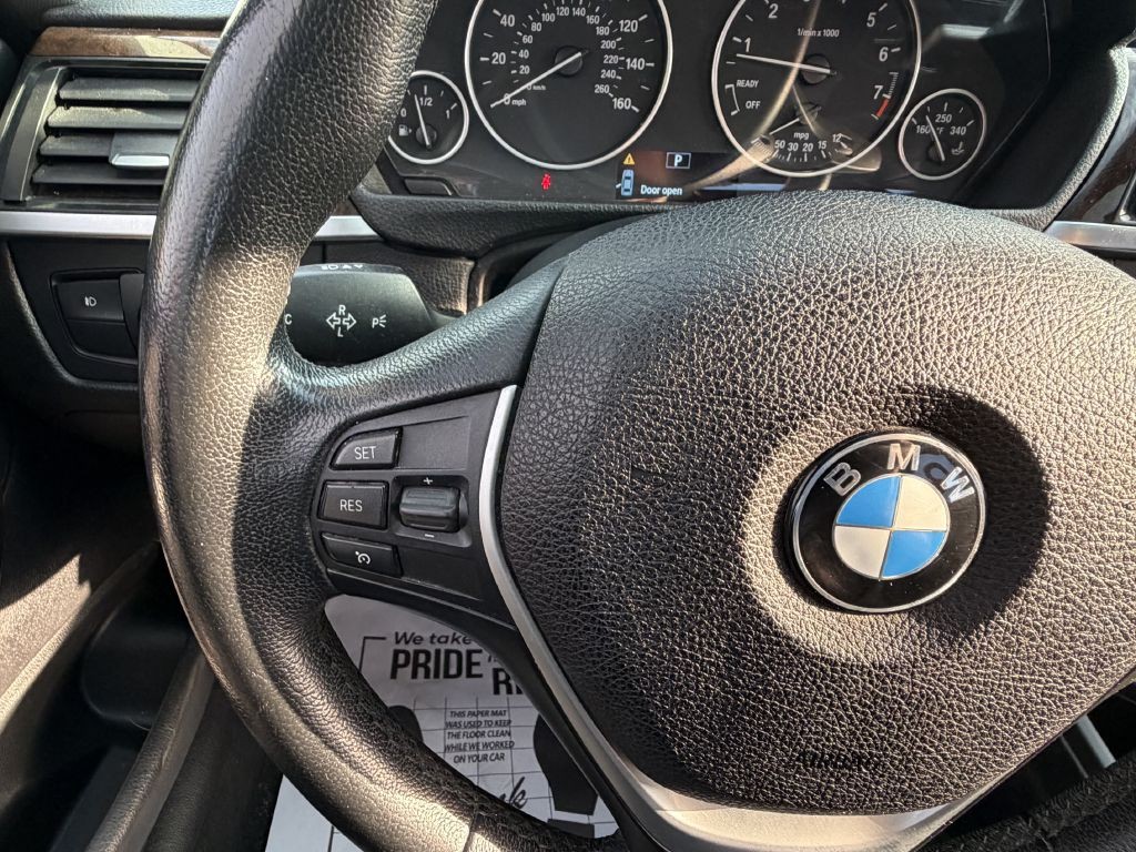 2014 BMW 3 Series Image 23