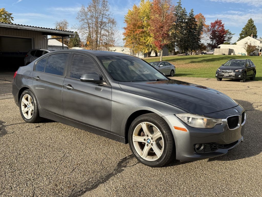 2014 BMW 3 Series Image 25