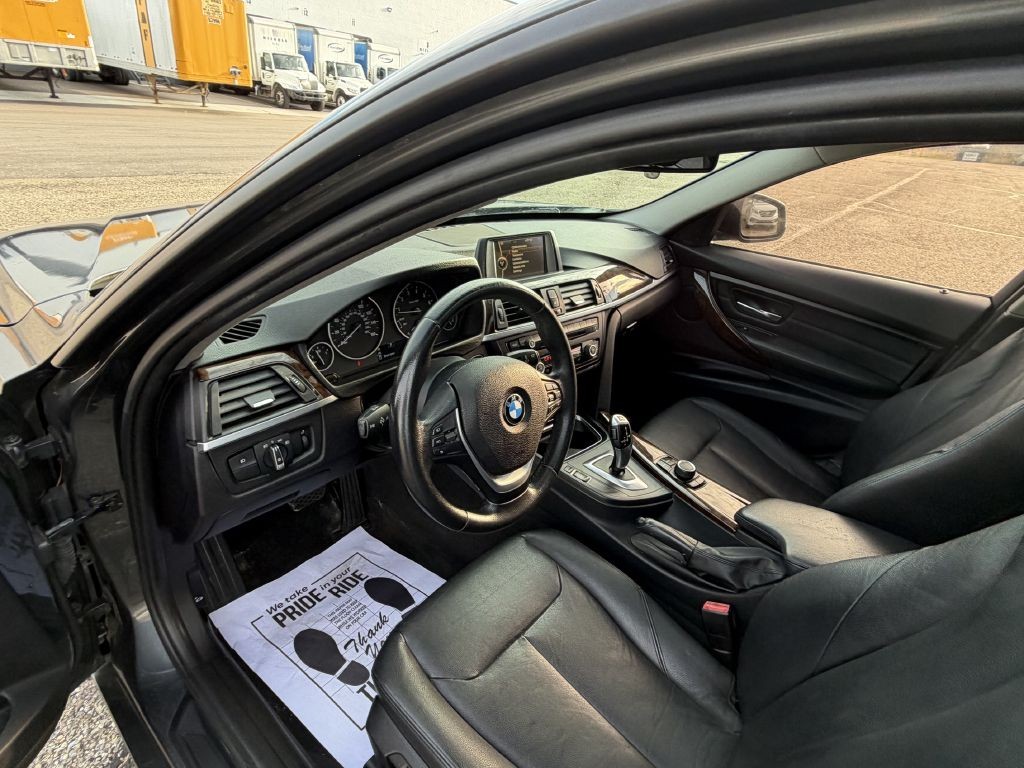 2014 BMW 3 Series Image 34