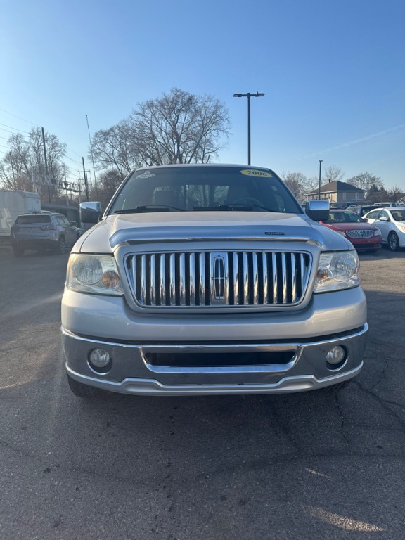 2006 Lincoln Mark LT Image 9