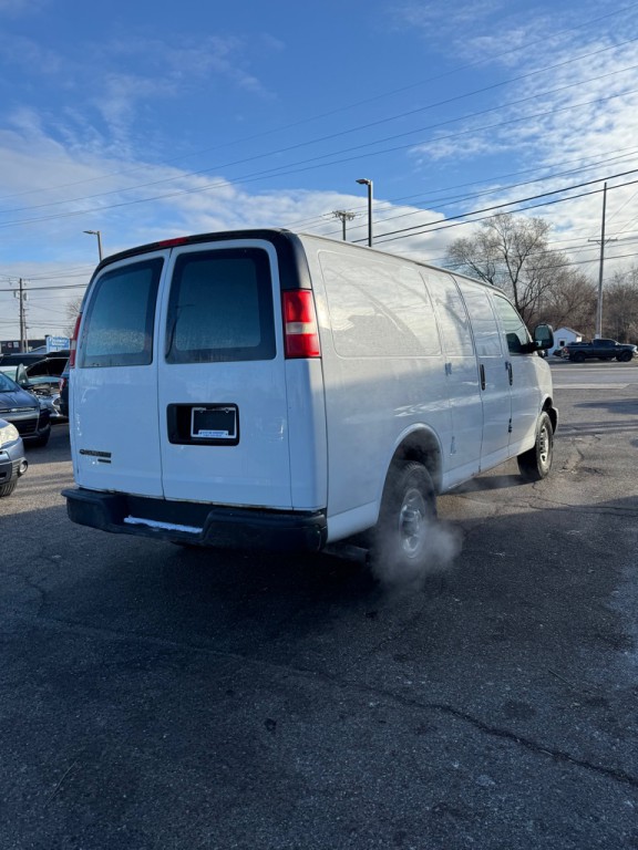 2015 Chevrolet Express Image 5