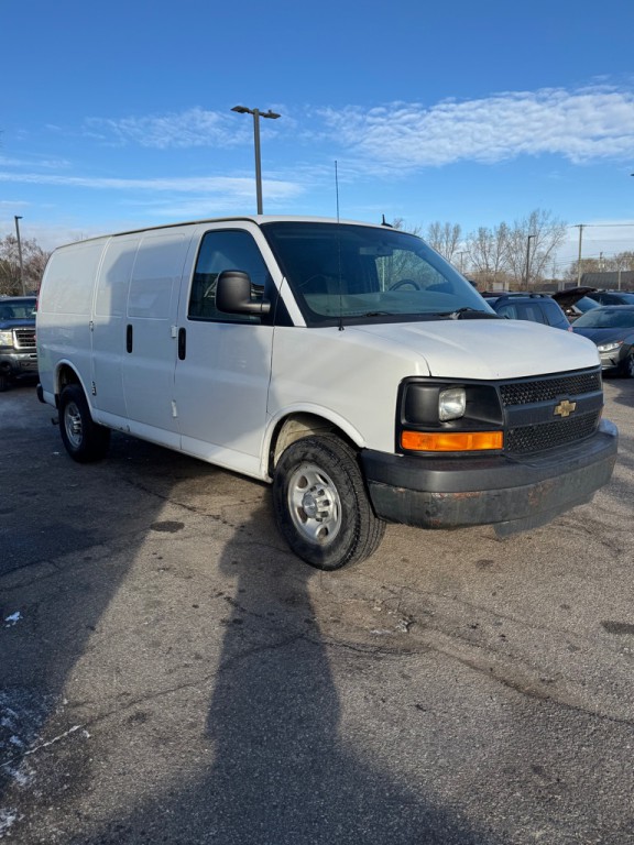 2015 Chevrolet Express Image 7