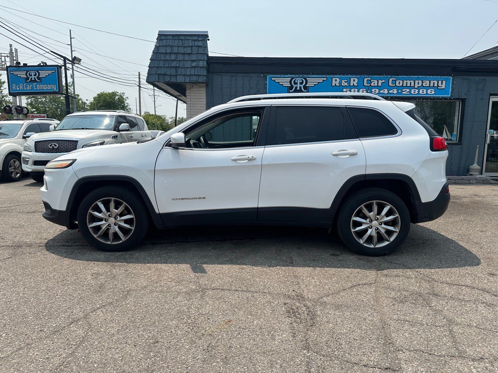 2017 Jeep Cherokee Image 2