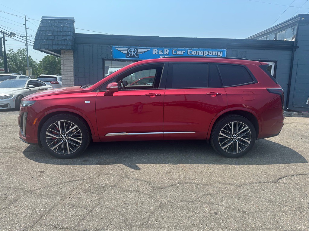 2022 Cadillac XT6 Image 2