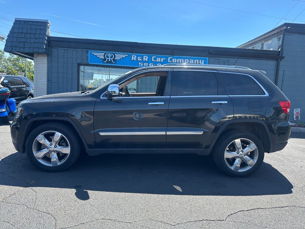 2011 Jeep Grand Cherokee Image 2