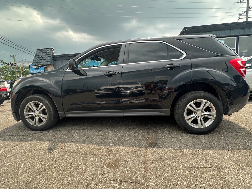 2017 Chevrolet Equinox Image 2