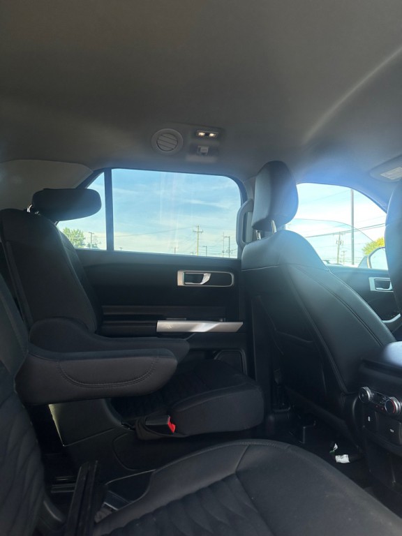 2020 Ford Explorer Image 9