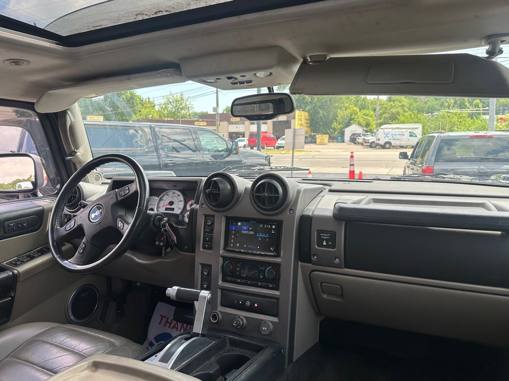 2004 HUMMER H2 Image 11