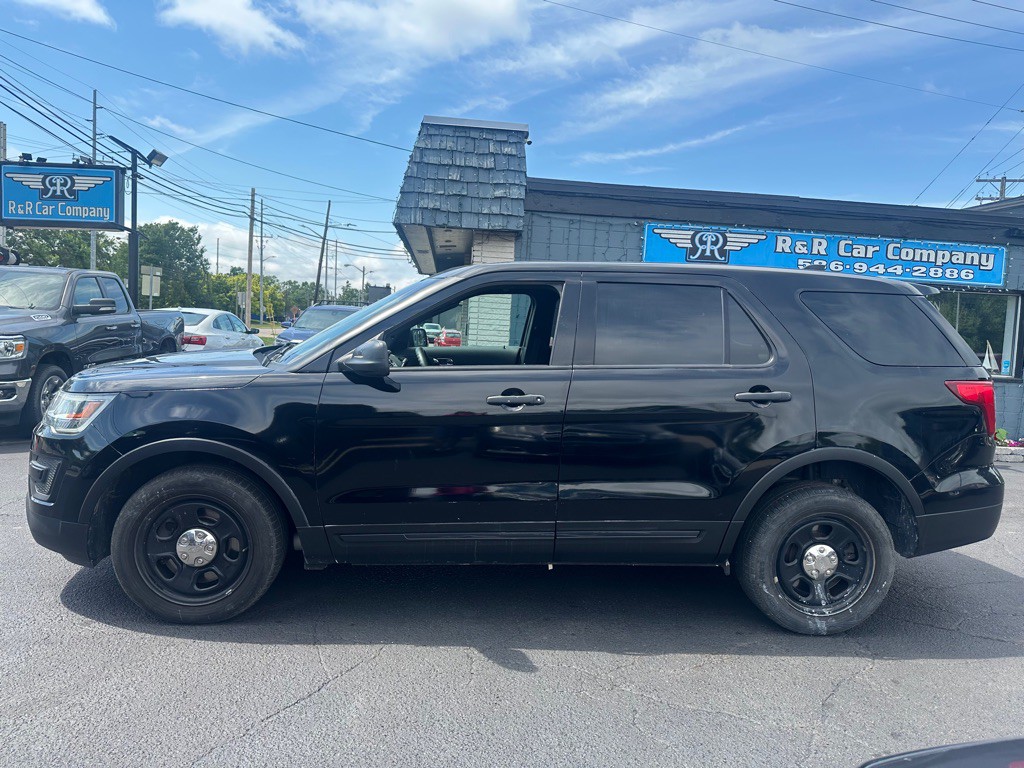 2017 Ford Explorer Image 2