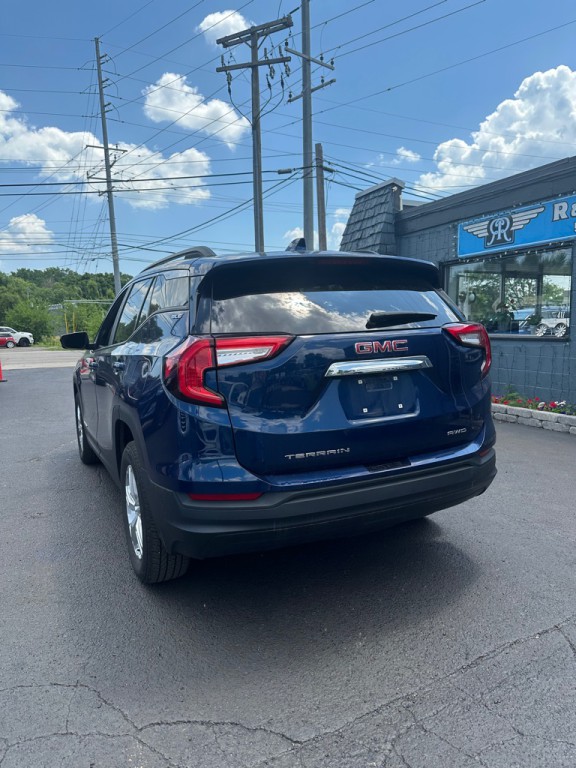 2022 GMC Terrain Image 3