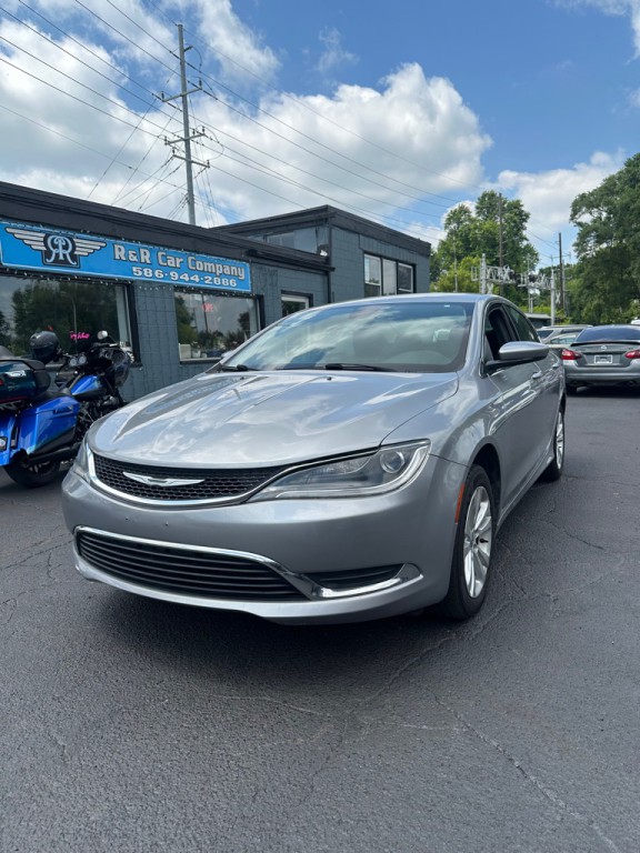 2015 Chrysler 200 Image 1