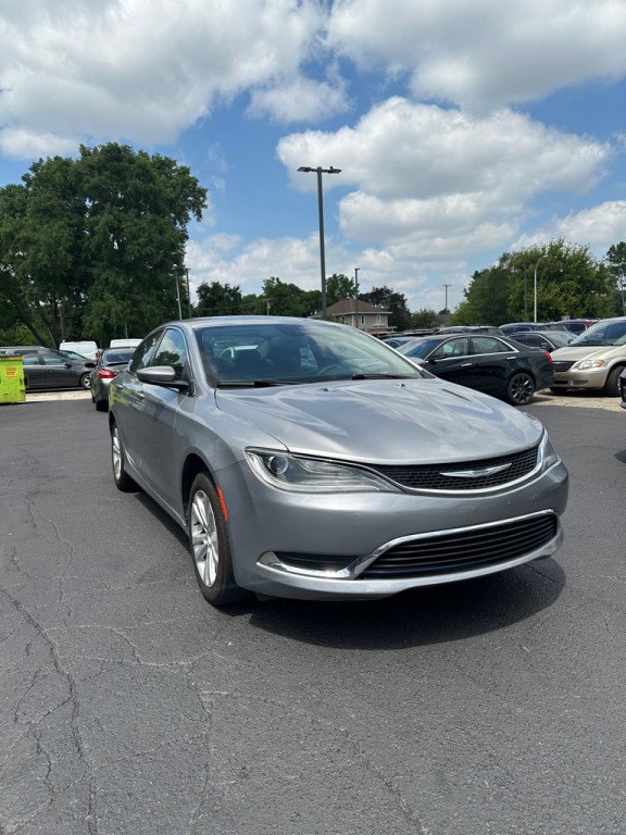 2015 Chrysler 200 Image 7