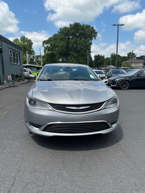 2015 Chrysler 200 Image 8