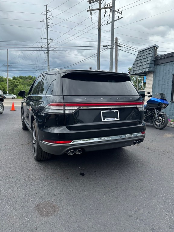 2021 Lincoln Aviator Image 3