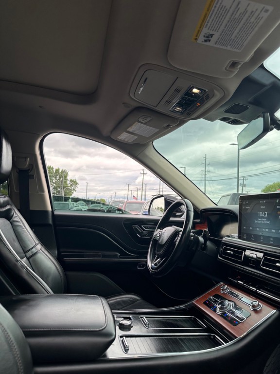 2021 Lincoln Aviator Image 9