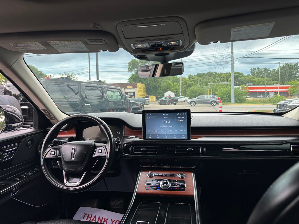 2021 Lincoln Aviator Image 11
