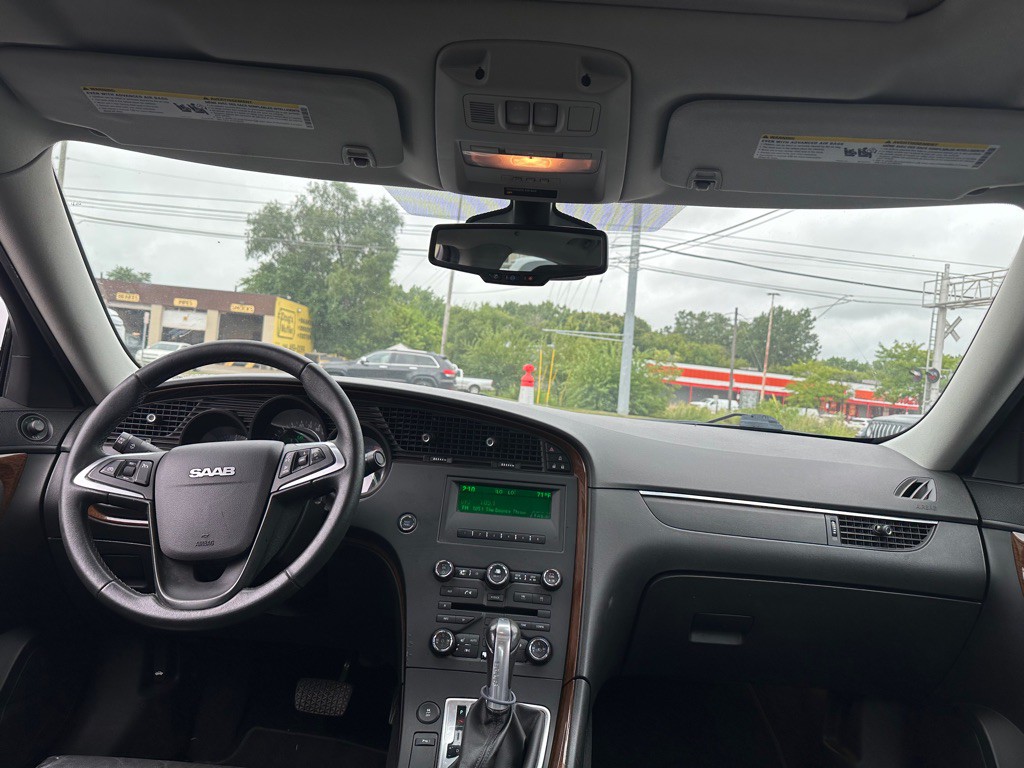 2011 Saab 9-5 Image 11
