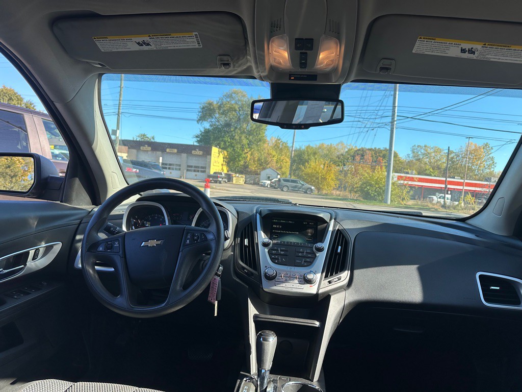 2017 Chevrolet Equinox Image 11