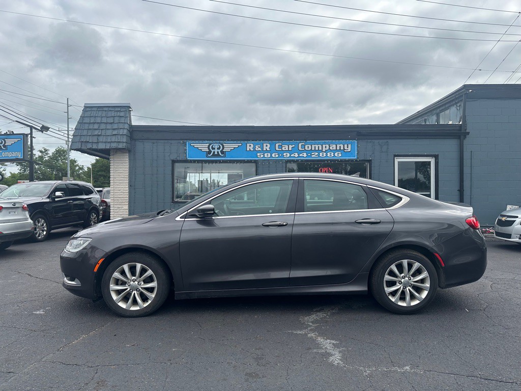 2015 Chrysler 200 Image 2