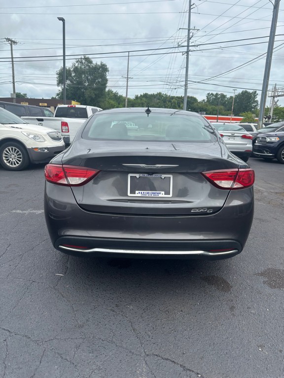 2015 Chrysler 200 Image 4