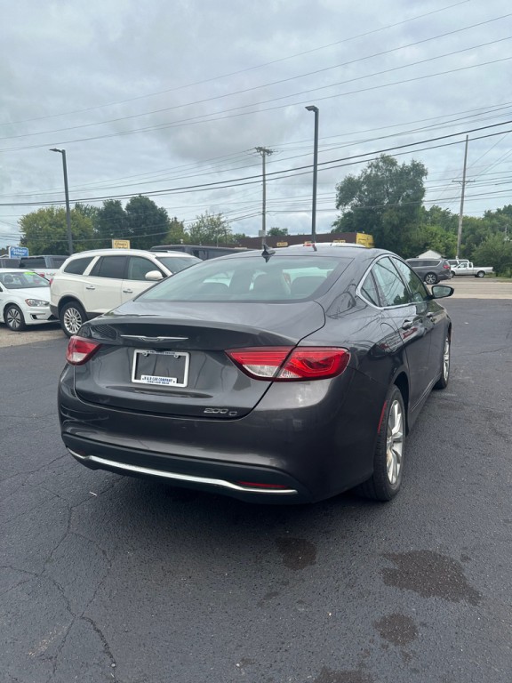 2015 Chrysler 200 Image 5