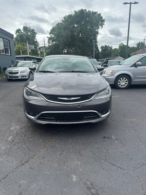 2015 Chrysler 200 Image 8