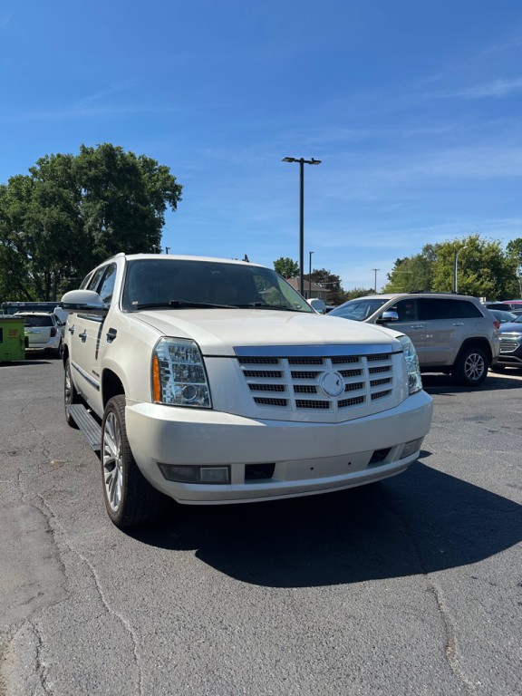 2010 Cadillac Escalade Image 7