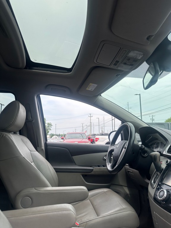 2015 Honda Odyssey Image 9