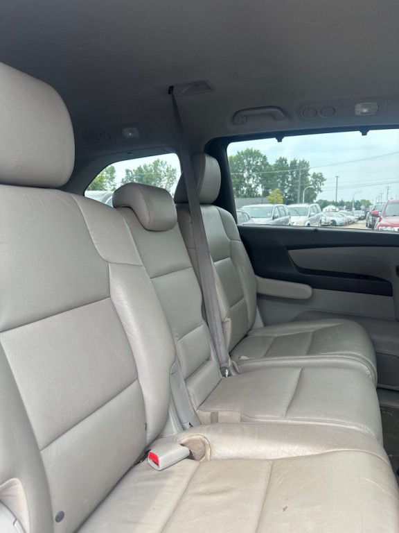 2015 Honda Odyssey Image 10
