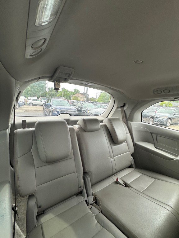 2015 Honda Odyssey Image 12