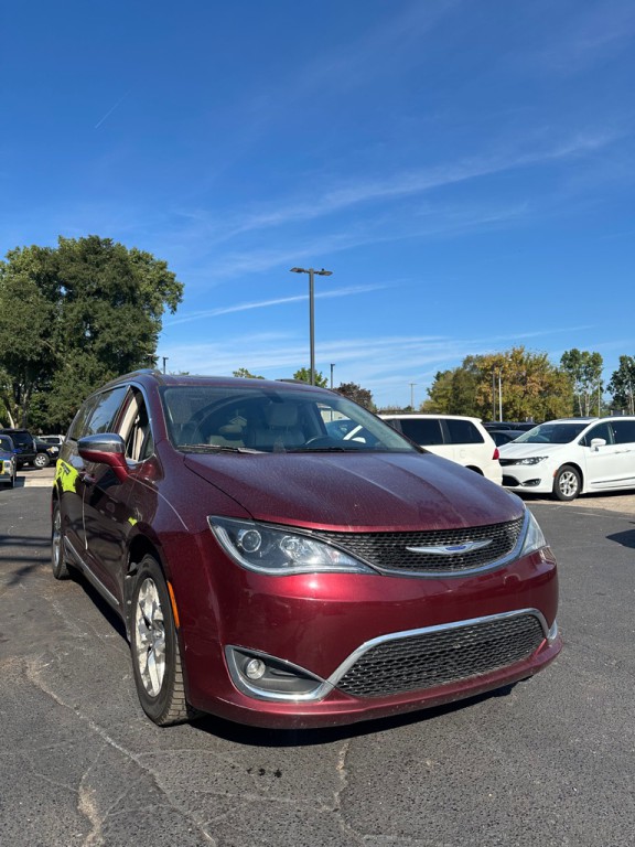 2017 Chrysler Pacifica Image 7
