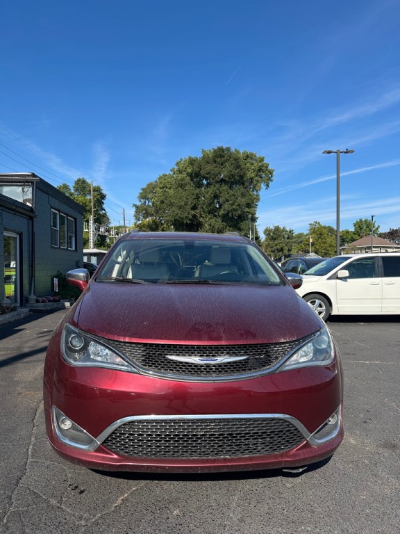 2017 Chrysler Pacifica Image 8