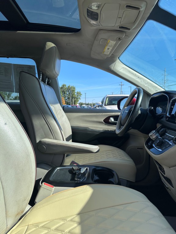 2017 Chrysler Pacifica Image 9