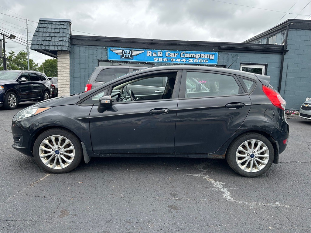 2014 Ford Fiesta Image 2