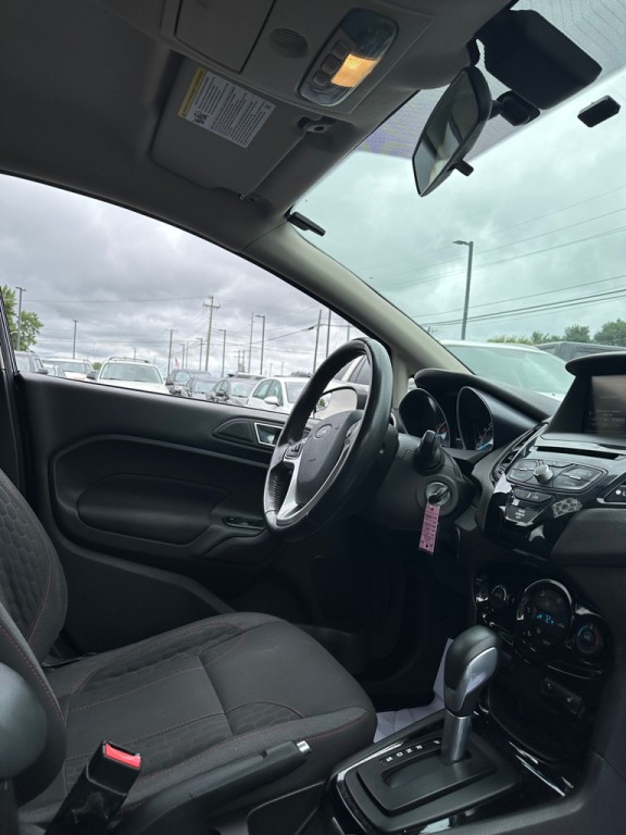 2014 Ford Fiesta Image 8