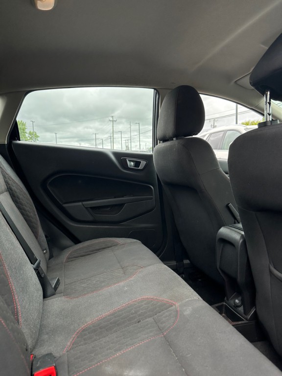 2014 Ford Fiesta Image 9