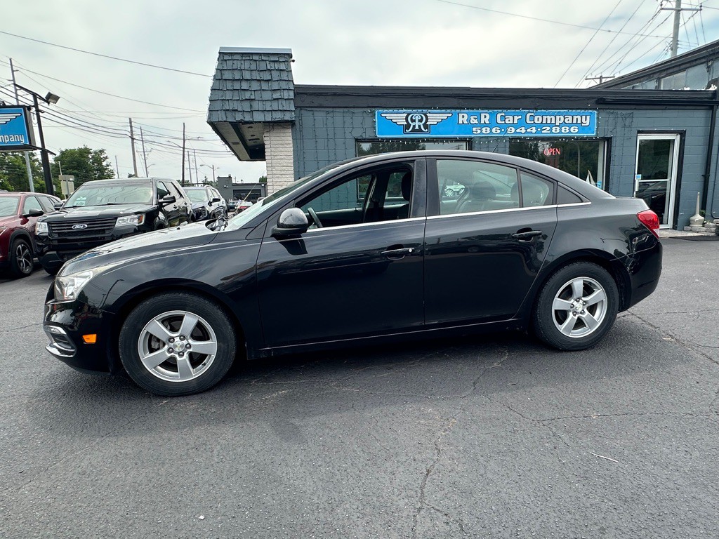 2015 Chevrolet Cruze Image 2